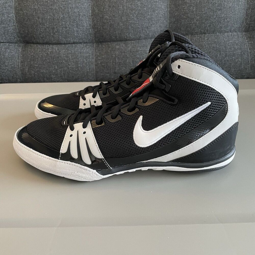 NEW Nike Freek Wrestling Shoes 316403 011 Black White Panda Men's Size 8.5